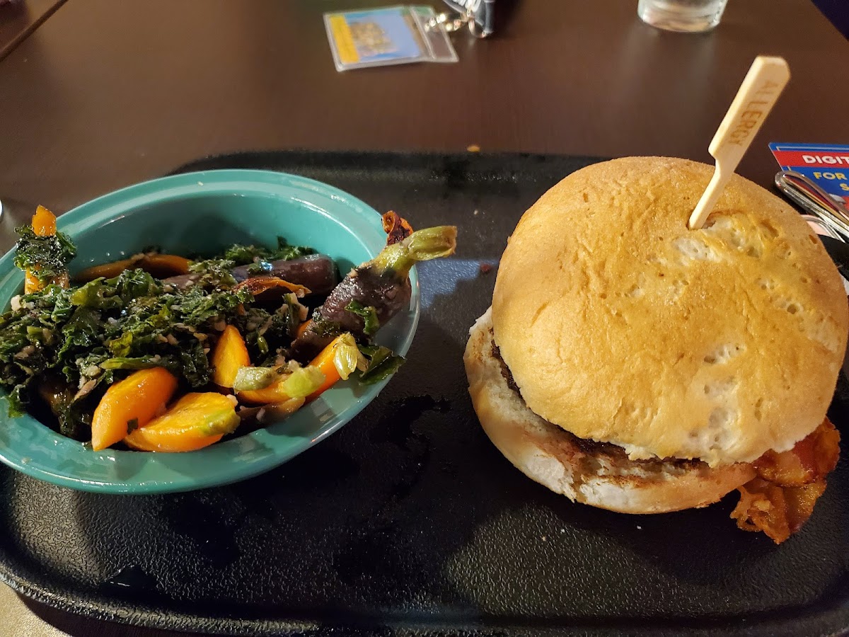 Smash burger with gluten free bun, substitute fries for veggies, and allergy labeled
