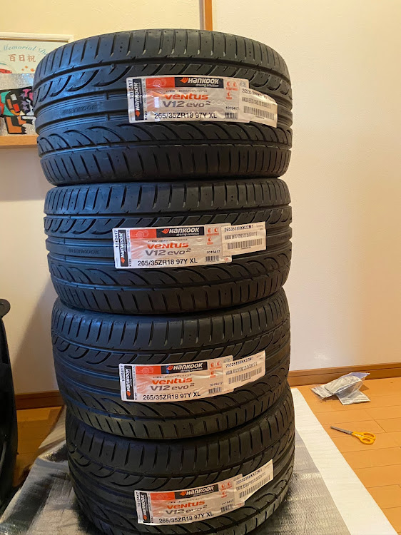WRX STIのタイヤ交換・ハンコックヴェンタスv12evo・265/35R18・11月もよろしくお願いしますに関するカスタム事例の投稿画像2枚目