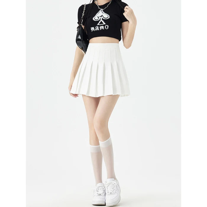 Falda plisada negra primavera verano, pequeña y entallada, de ajuste perfecto y versátil, ideal para múltiples outfits.