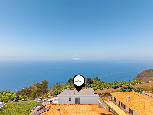 Maison contemporaine avec piscine en bord de mer 4