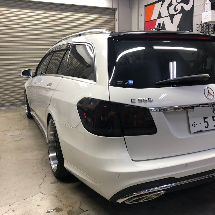 Eクラス ステーションワゴンのrkさんが投稿したカスタム事例の投稿画像3枚目