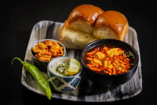 Misal Pav ( मिसल पाव )