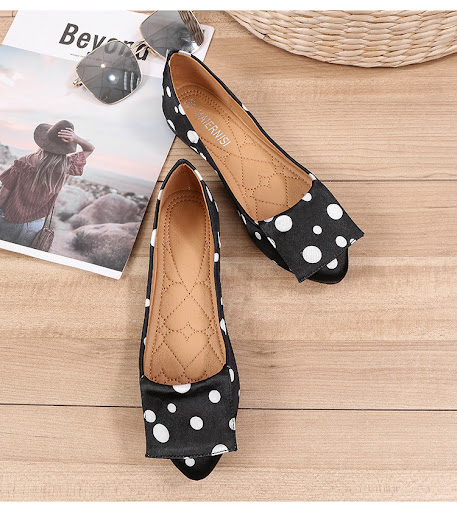 Title 3, Womens single sport shoes. Designed for runnin...