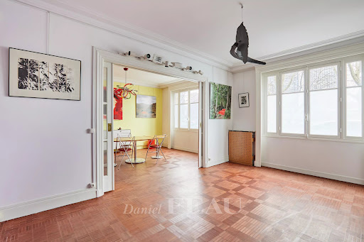 Bright living room with old parquet floor in this luxury property for sale in Paris 16ème ($993,374 - 90 m²)