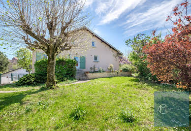 Maison avec terrasse 1