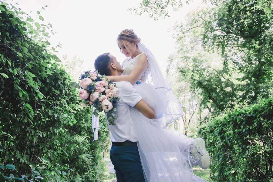 Wedding photographer Anastasiya Osipova (stushika21). Photo of 27 June 2019