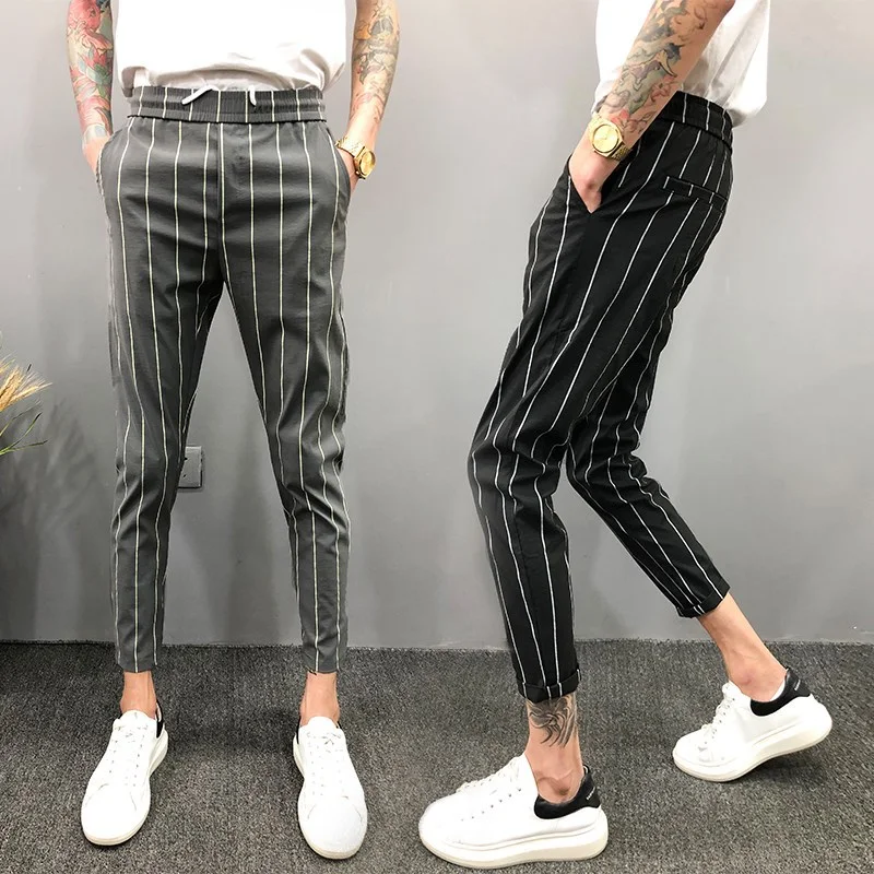 Prugaste Ležerne Slim Fit Pantalone do Zgloba, Učvršćujuće, Idealne za Proleće i Jesen, Moderne i Udobne