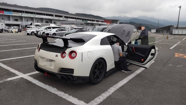 NISSAN GT-Rのスガスペック・三連休中日・秋の気配・アルファロメオ4C・ノルドリンクに関するカスタム事例の投稿画像12枚目