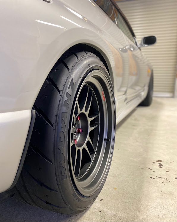 スカイライン GT-RのBCNR33・ホイールショット・車高調整・スカイラインGT-Rに関するカスタム事例の投稿画像2枚目
