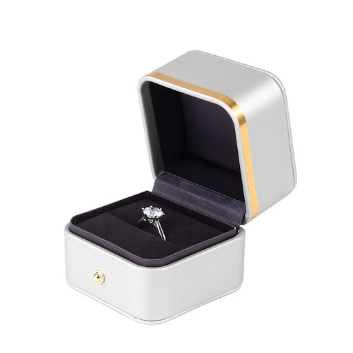 Title 9, Leather jewelry box for stylish organization an...