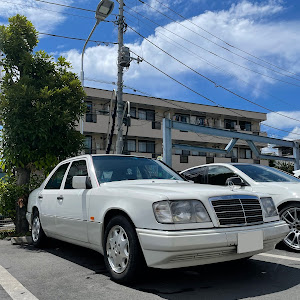 Eクラス セダン W124