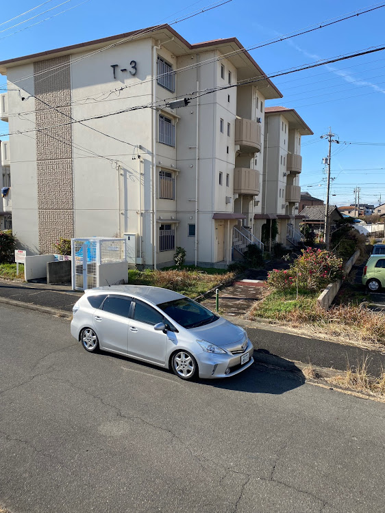 プリウスαのプリウスα・プリウスα前期・純正流用ホイール・geniunewheelsに関するカスタム事例の投稿画像1枚目