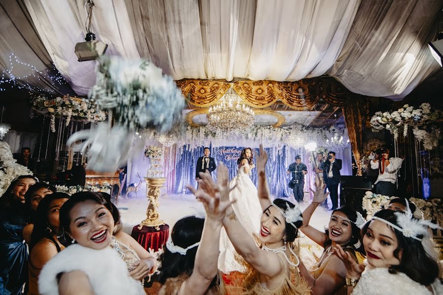 Fotógrafo de casamento Khanchit Kamboobpha (sun12photodesign). Foto de 18 de maio 2019