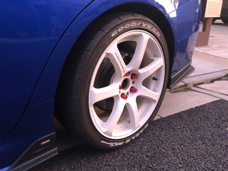 WRX S4のタイヤレター・GOOD YEAR・EAGLE RS Sportに関するカスタム事例の投稿画像3枚目