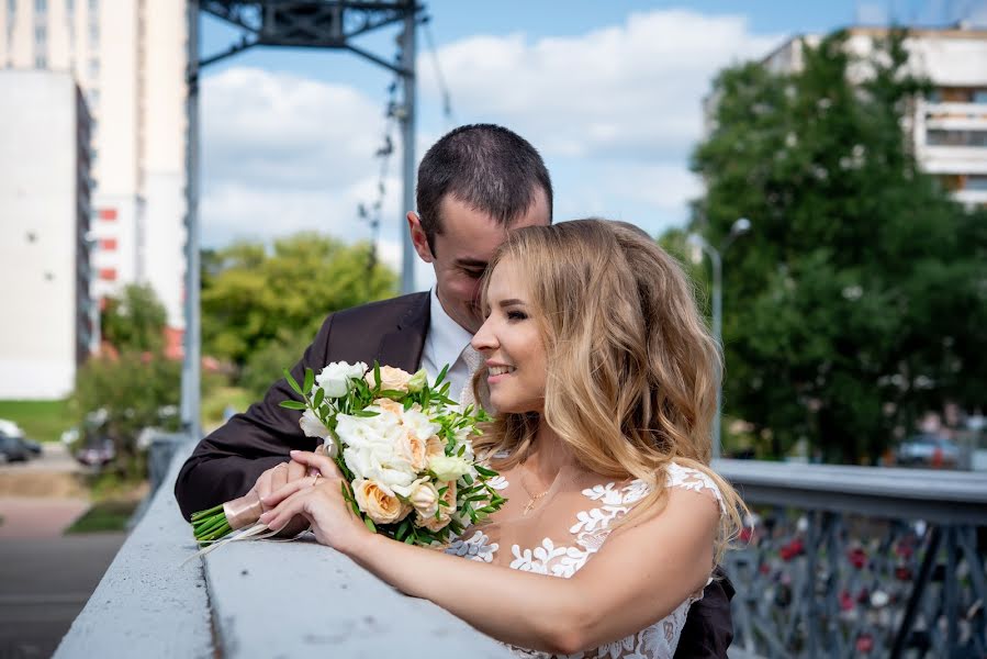 Bryllupsfotograf Dasha Uzlova (uzlova). Bilde av 15 mai 2019