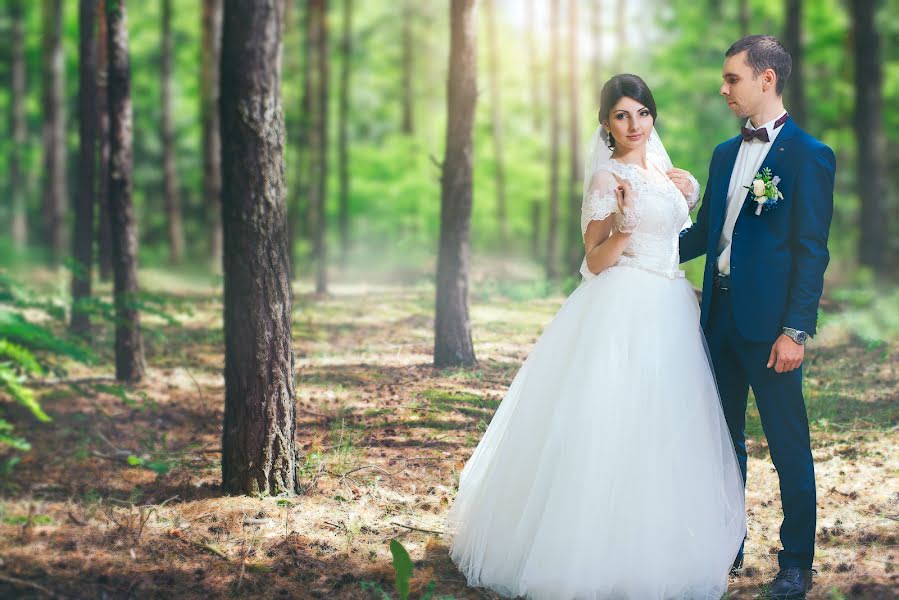 Fotógrafo de bodas Roma Brisov (nabuhikopo). Foto del 18 de enero 2017