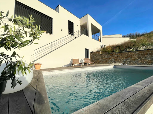 House with pool and terrace 2