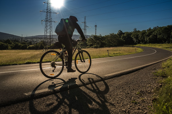 In bicicletta al mattino presto di gianmichele_arrighetti