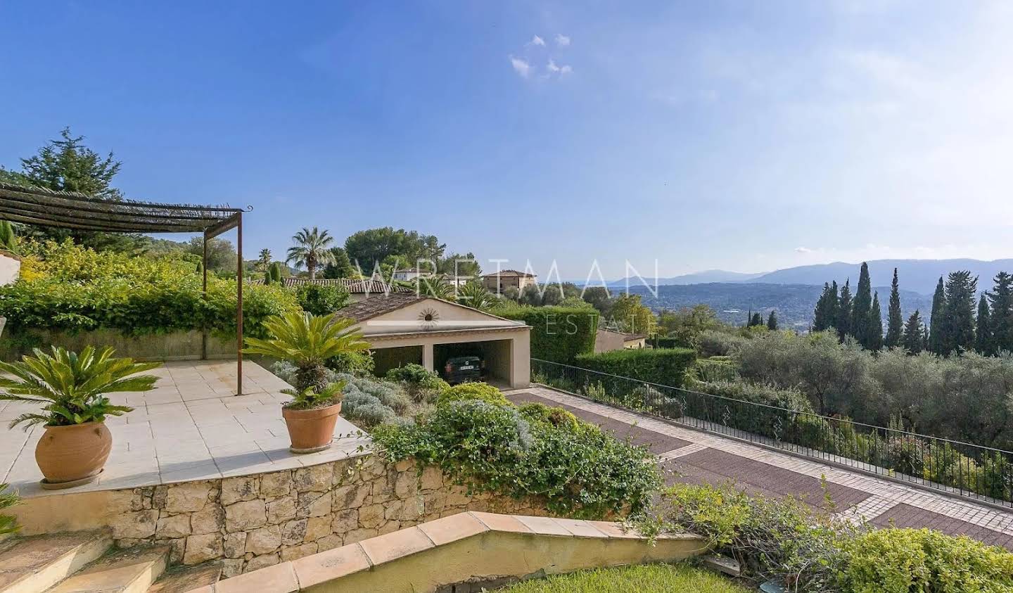 Villa with pool and garden Grasse