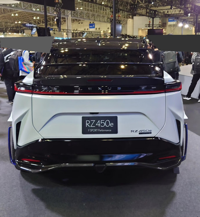 YOU『ゆう』さんが投稿した車好きと繋がりたい・レクサスRZ・LEXUS・オートサロン2024に関するカスタム事例の投稿画像3枚目