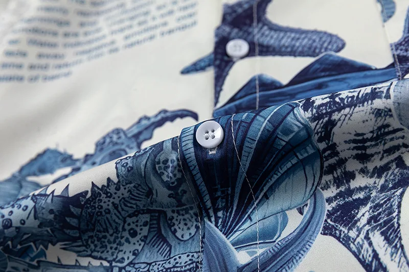Camisa masculina com estampa Mundo Subaquático, moda verão. Conforto e estilo se unem nesta peça única. Perfeita para um visual fresco e moderno.