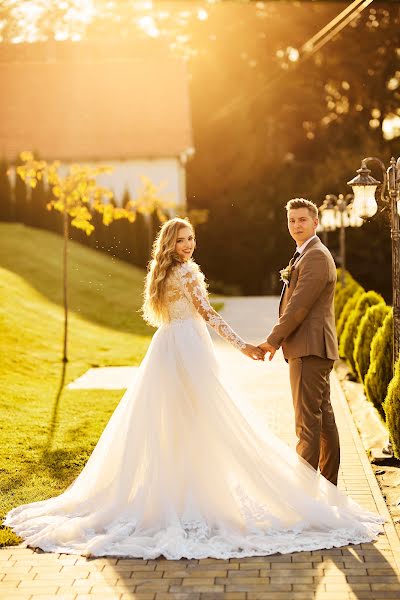 Fotógrafo de casamento Vladut Tiut (tvphoto). Foto de 1 de outubro 2021