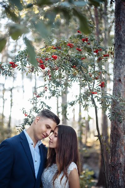 Fotógrafo de casamento Inna Bezverkha (innaletka). Foto de 22 de junho 2020