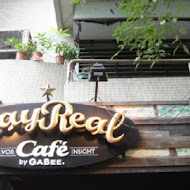 StayReal Café