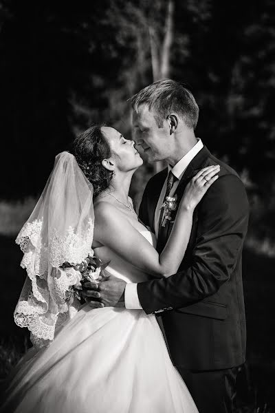 Wedding photographer Veronika Syutkina (veronikasyutkina). Photo of 13 April 2019