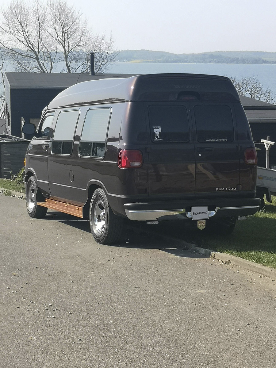 Dodge Ram 1500 Van Hire Sønderborg