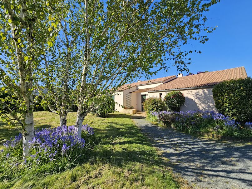 Vente maison 6 pièces 132.44 m² à Vendrennes (85250), 262 000 €