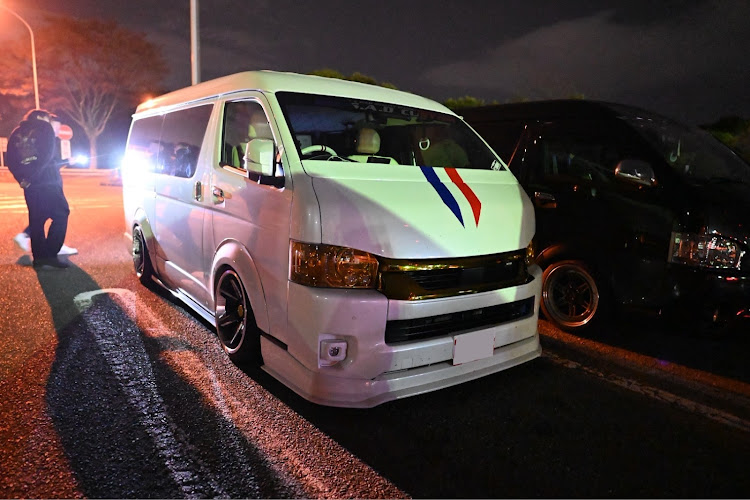 ハイエースバンの洒落屯車オフ会・キャンピングカーショー・オートアフターマーケット・ハイエースでお出かけ・洒落屯車に関するカスタム事例の投稿画像3枚目