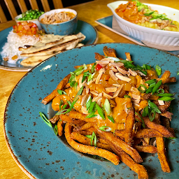 Butter Chicken Poutine