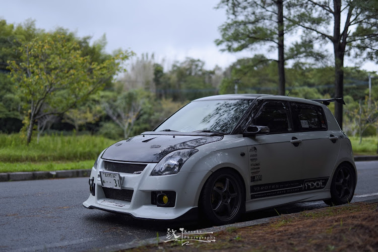 スイフトスポーツの朝風さんが投稿したカスタム事例の投稿画像1枚目