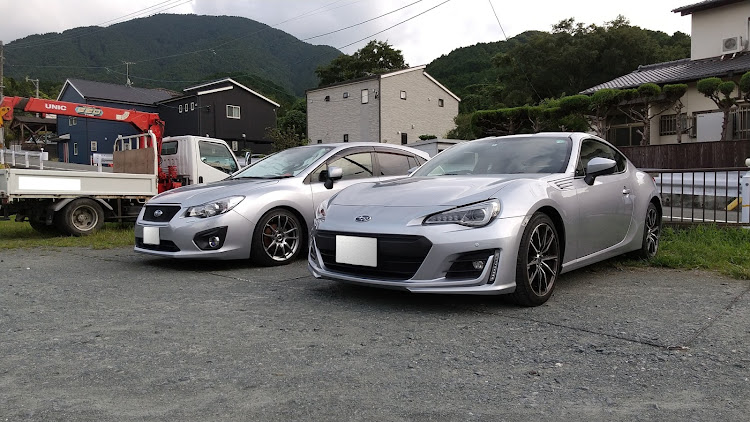 BRZのインプレッサスポーツ・アイスシルバーメタリック・スバル・GP6に関するカスタム事例の投稿画像1枚目