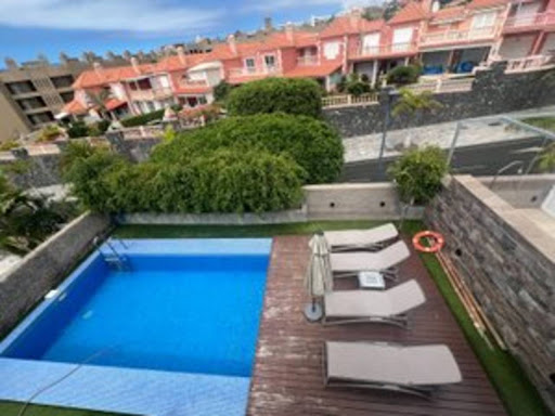 House with pool and terrace 2