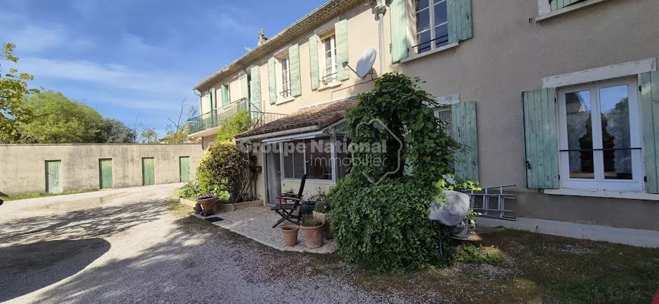 Vente immeuble 16 pièces 306 m² à Salon-de-Provence (13300), 825 000 €