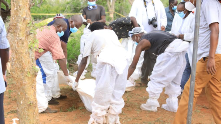 waanza kuopoa miili ya watu wanaoaminika kuwa wafuasi wa kasisi wa Malindi Paul Mackenzie katika eneo bunge la Shakahola Magarini kaunti ya Kilifi.