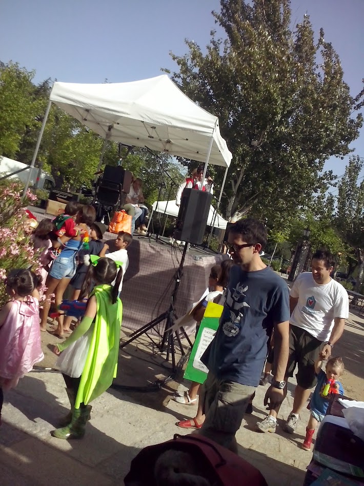 disfraces-verbena-solidaria-residencia-2015