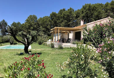 Maison avec piscine et terrasse 2