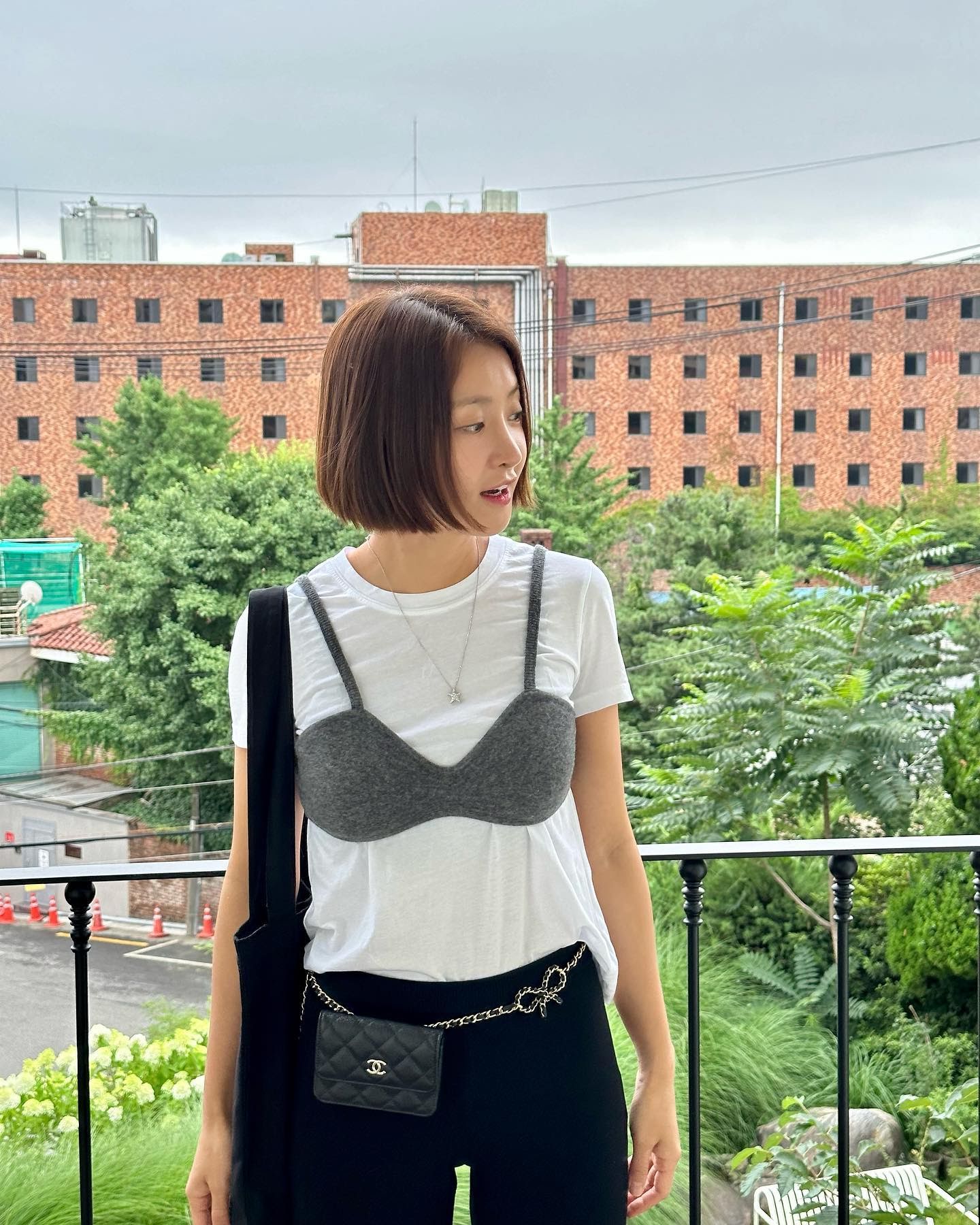 sweet home 2 actress lee si young bra fashion @leesiyoung38 2