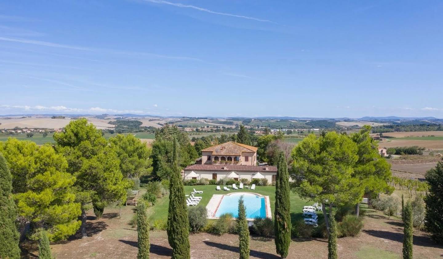 Villa with garden Monteroni d'Arbia