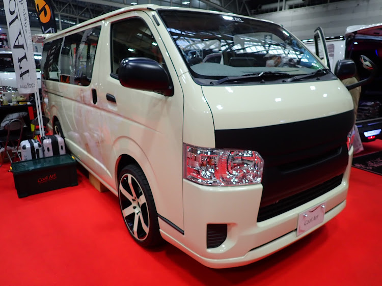 ハイエースのオートトレンド名古屋2019・沢山のハイエース・電車で行きました・退場後、レゴランドへに関するカスタム事例の投稿画像11枚目