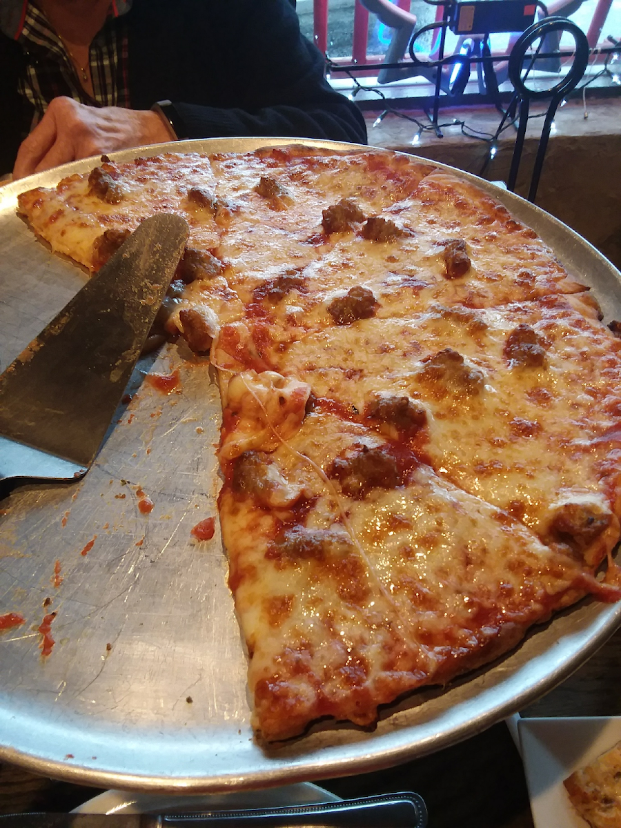 Gluten-Free Pizza at Little E's Pizzeria