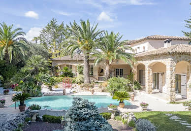 Maison avec piscine et jardin 3