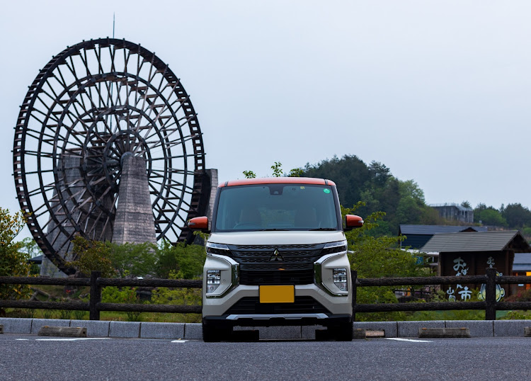eKクロススペースのカメ活・車写活・２位の木製水車・漢(オトコ) カワサキ・おばあちゃん市・山岡に関するカスタム事例の投稿画像4枚目