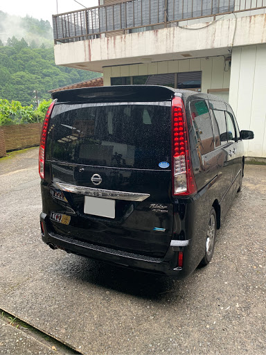 日産 セレナを華麗にカスタム By Tikarinman 19 06 10 オークションでポチったテールランプが届いたのでサクッと交換しました Ledになったので Cartune