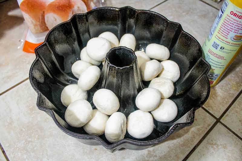 Frozen Dinner Rolls In A Bundt Pan.