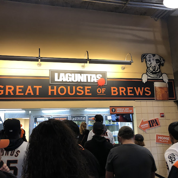 Oracle Park has vegan hot dogs & pineapple soft serve #slay #oraclepa