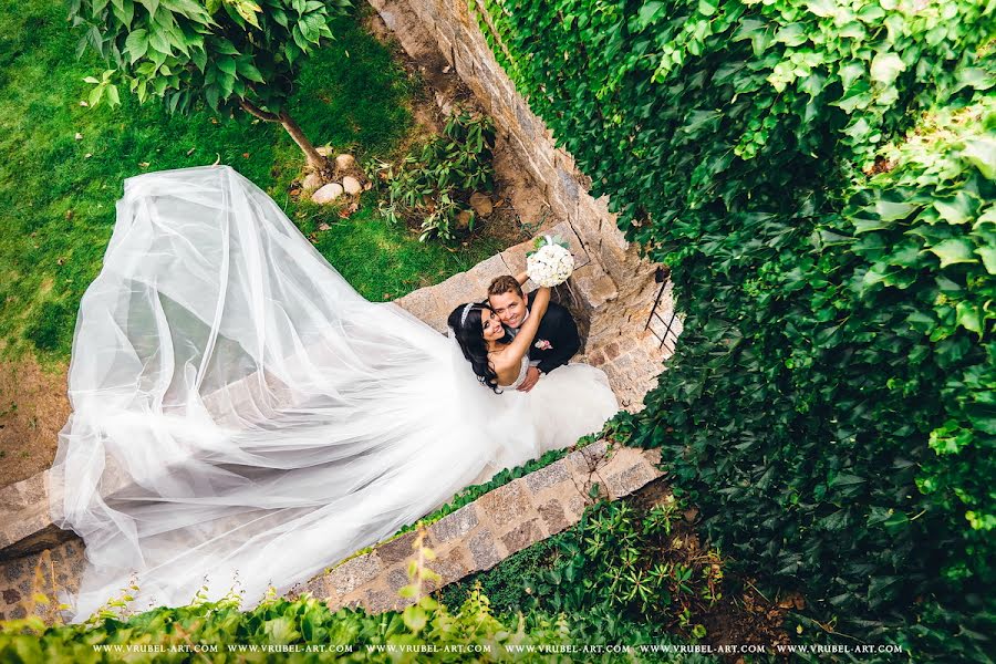 Fotógrafo de casamento Inessa Vrubel (inessa). Foto de 26 de janeiro 2016